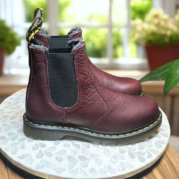 Dr. Martens 2976 WarmWair Lined Grizzly Leather Winter Snow Chelsea Boot Unisex - Picture 3 of 13